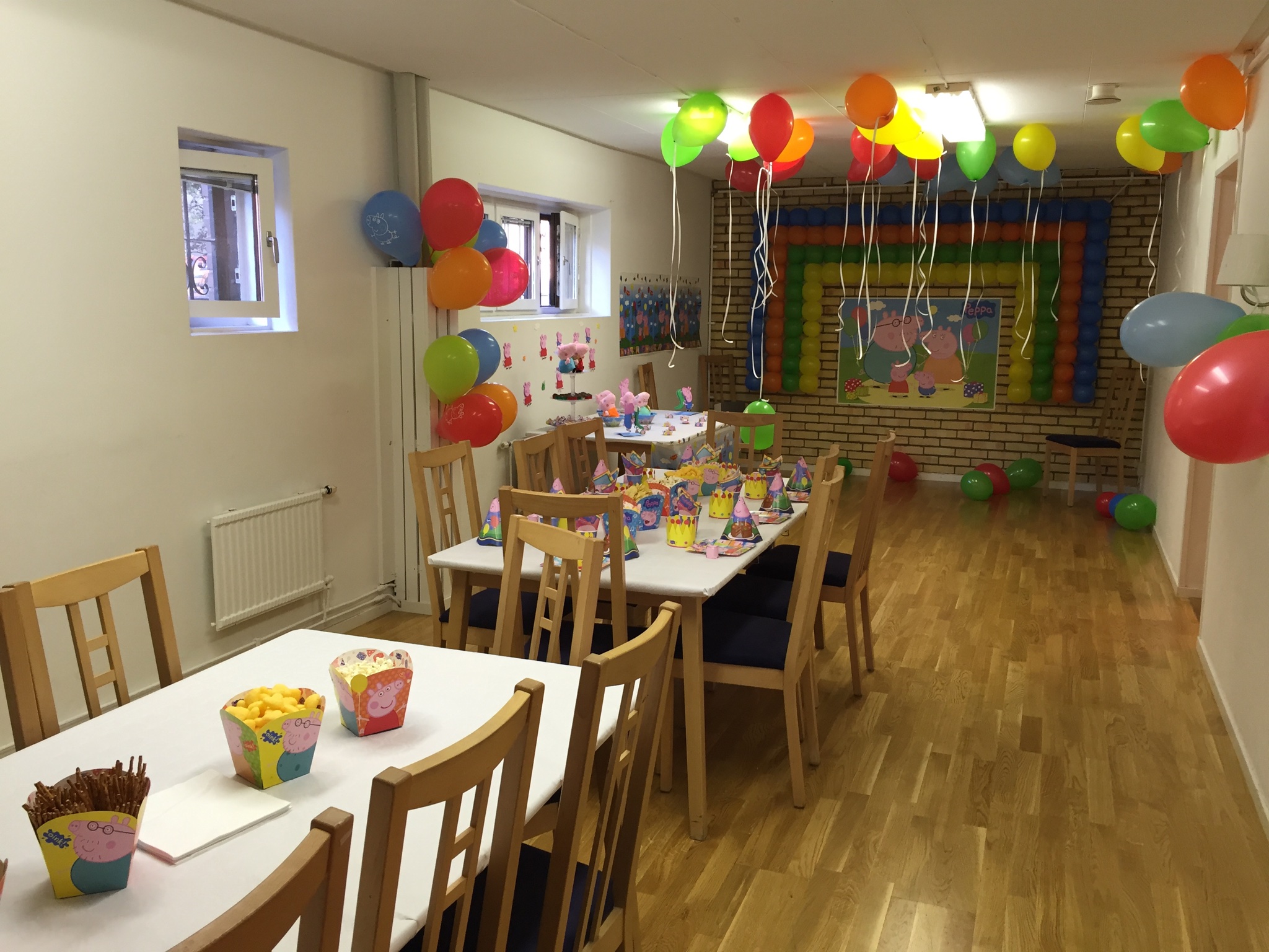 Festlokalen med ballonger