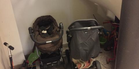 Barnvagnar, pulkor och andra ägodelar får ej förvaras i trapphusen